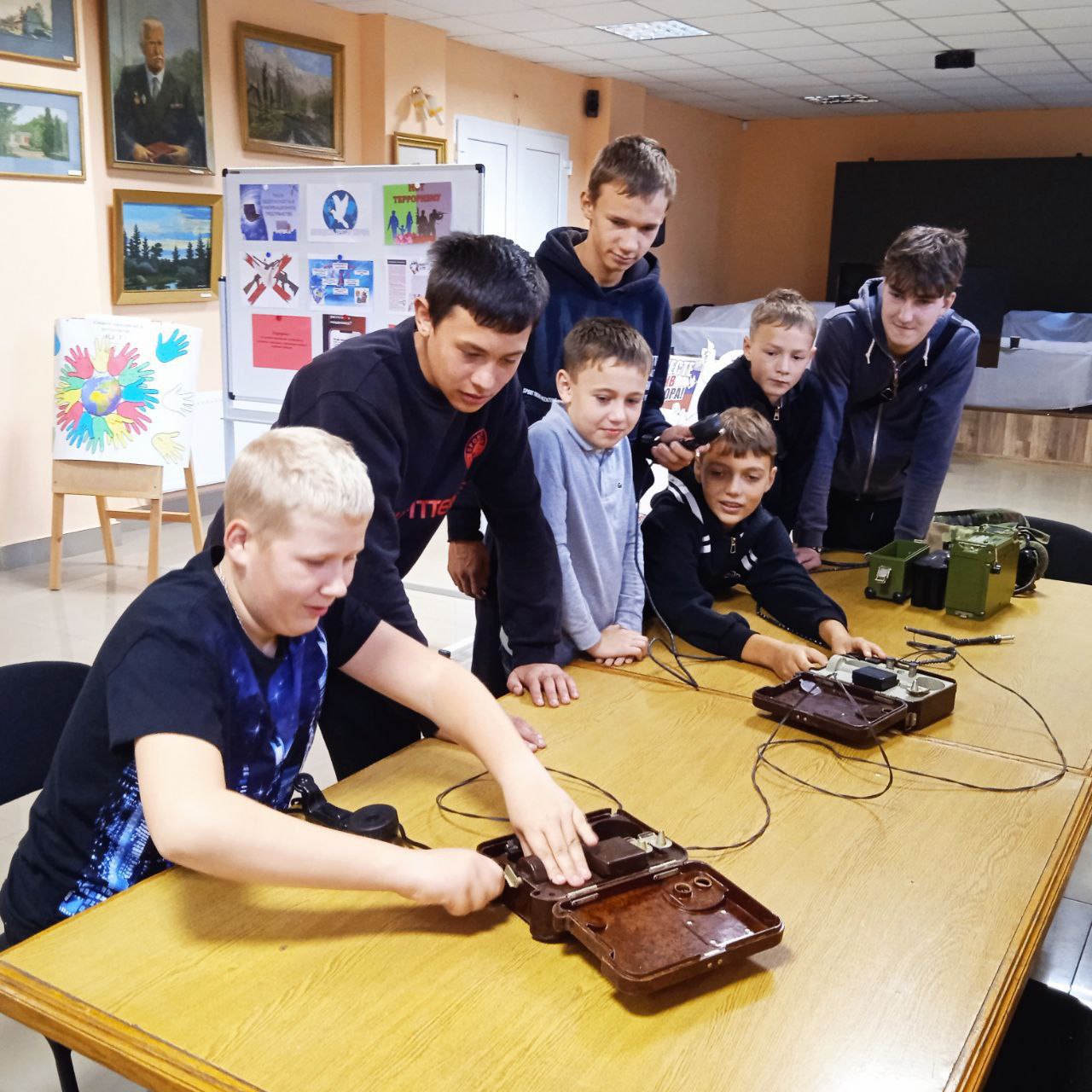 В рамках Года защитника Отечества 7 ноября в Семёновском Доме культуры прошёл День военно-патриотического воспитания с участием военнослужащих ВС РФ