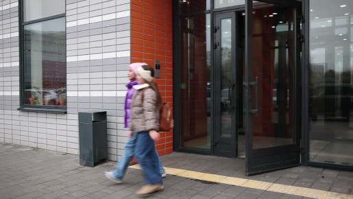 Дети знают, что садиться в чужую машину опасно