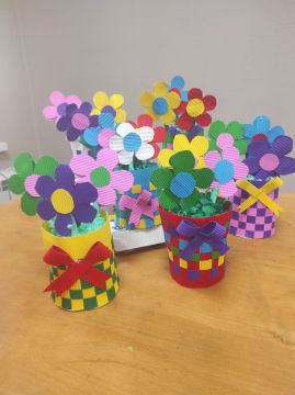 Приближается добрый и нежный праздник — День мамы