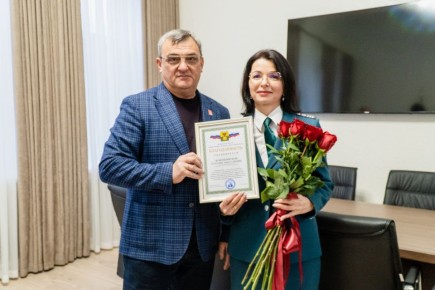 Сергей Золотарёв: В День работника налоговых органов России вручил благодарности сотрудникам Межрайонной ИФНС России №1 по Запорожской области