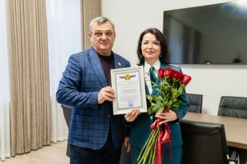 Сергей Золотарёв: В День работника налоговых органов России вручил благодарности сотрудникам Межрайонной ИФНС России №1 по Запорожской области