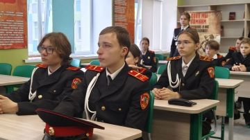 В мелитопольской средней школе №15 один из кадетских классов Росгвардии отныне назван в честь героя СВО – офицера Руслана Примова