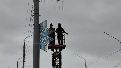 Мост к Новому Мелитополю и другие локации украшают к Новому году