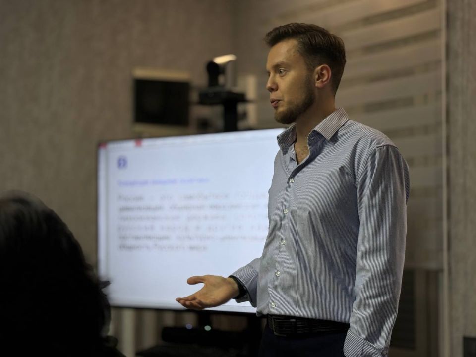 Просветительский маршрут для служащих Запорожской области: Проект «Знание. Государство»