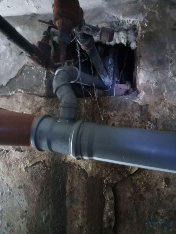 Аварийная бригада шефов из Севастополя продолжает ремонтировать инженерные сети в селе Новобогдановка