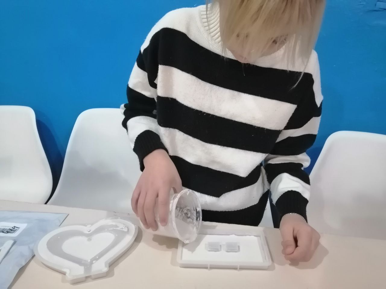 В преддверии Дня матери в Долинском клубе досуга прошёл мастер-класс «Сердце для мамы»