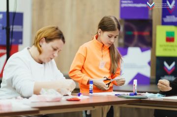 Сердце в ладонях: мастер-класс по изготовлению открыток