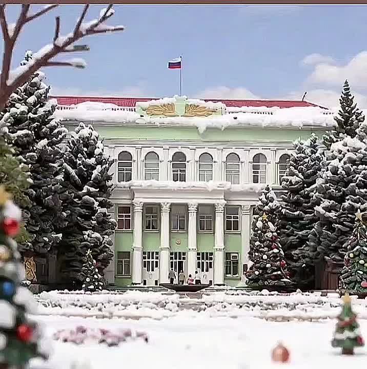 Пока за окном +5, нейросеть дарит нам снежный Мелитополь