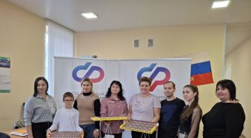 Соцфонд России провел особый прием в Мелитополе и вручил подарки детям с инвалидностью