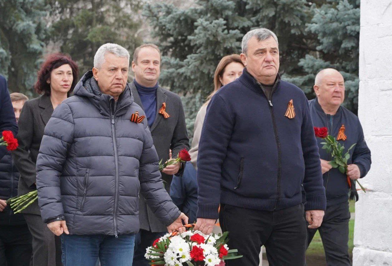 «Имя твое неизвестно, подвиг твой бессмертен»: Виктор Емельяненко совместно с депутатами и представителями администрации города Мелитополь почтил память Неизвестного Солдата