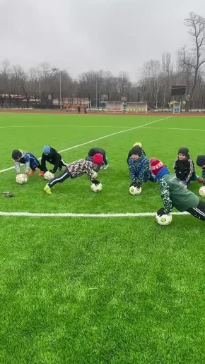 С ВСЕМИРНЫМ ДНЁМ ФУТБОЛА, ДОРОГИЕ МЕЛИТОПОЛЬЦЫ!