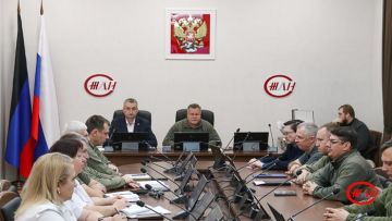 Сегодня, 11 декабря, на конференции трудового коллектива ФГУП «Железные дороги Новороссии» были рассмотрены вопросы о выполнении обязательств коллективного договора ФГУП «ЖДН» за 2025 год и заключен новый коллективный...