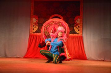 В Мелитополе состоялось красочное новогоднее представление для юных зрителей «В Новый год вместе»