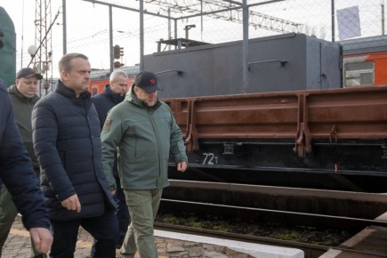 Андрей Никитин почтил память железнодорожников, погибших при восстановлении исторических регионов