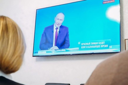 Сергей Золотарёв: Прямо сейчас смотрю ежегодную прямую линию с Владимиром Путиным вместе со своей командой — заместителями и сотрудниками администрации городского округа Мелитополь