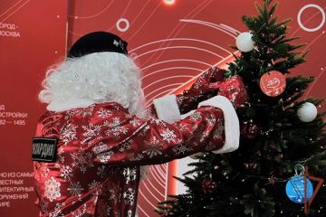 «Дед Мороз специального назначения» Росгвардии исполнил новогодние желания детей в Мелитополе