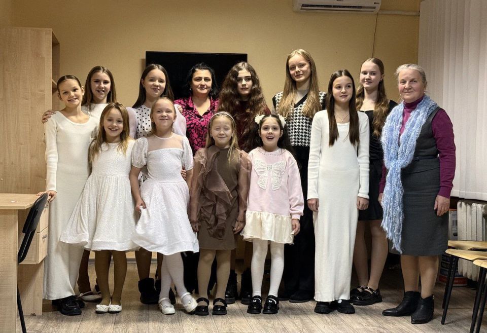 Концертподарок «В Новый год — с песней!» согрел сердца родителей