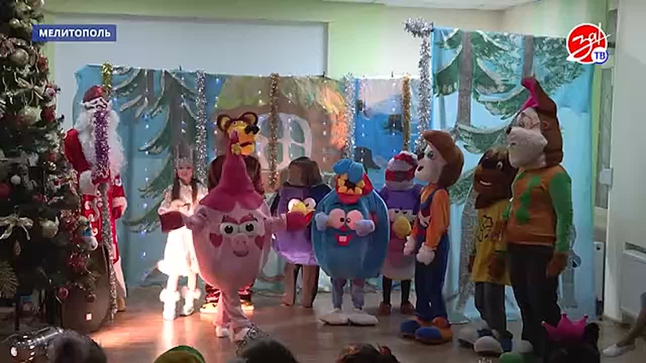 В клубе «Факел» Центра внешкольного образования показали премьеру сказки «Новогодние приключения»