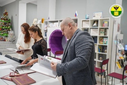 В Мелитополь поступила патриотическая литература из Москвы