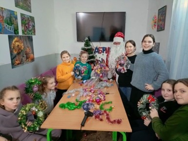 В Доме культуры села Проминь прошла волшебная встреча с Дедом Морозом!