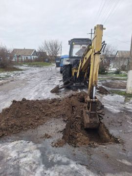 Сегодня, 03.01.2025 сотрудники СВКХ «Терпенье», устранили порыв по ул. Речной, 18
