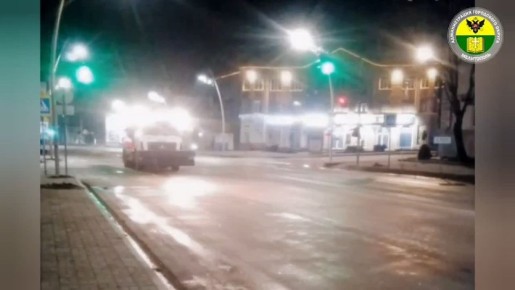 Спецтехника работает на улицах Мелитополя в усиленном режиме