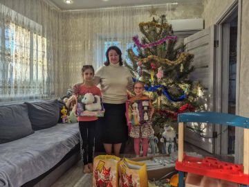 Галина Данильченко: Как сопредседатель Всероссийской ассоциации развития местного самоуправления и член Генерального совета партии «Единая Россия» исполнила новогодние мечты маленьких Нади и Юли из села Константиновка...