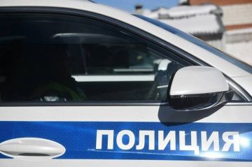 Украинский полицейский продал свое табельное оружие в Запорожской области