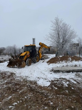Шефы из Севастополя приступили к установке защитного ограждения новой блочно-модульной котельной во Фруктовом
