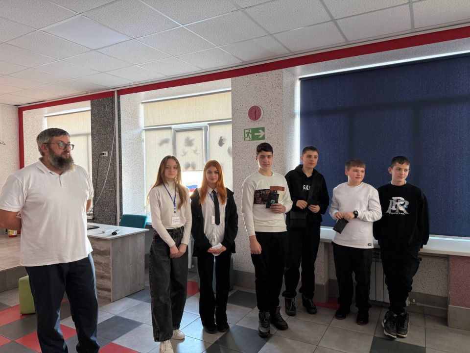 Для школьников Мелитополя прошли лекции в рамках проекта «Волонтёрская Рота. Наследие поколений»