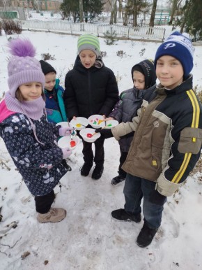 Радует январский снежок!. Так хочется подольше побыть на свежем воздухе, вдохнуть морозную свежесть и полюбоваться зимней сказкой вокруг! В клубе досуга села Светлодолинское прошло яркое и тёплое мероприятие — «Мы рисуем на...