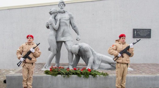 В Мелитополе «Волонтеры Победы» почтили память героев блокады Ленинграда