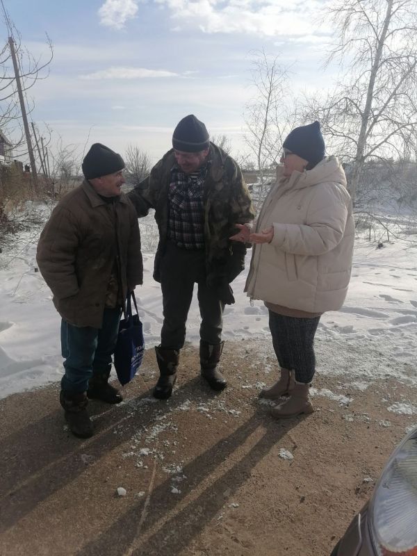 Активисты партии ЛДПР Виктория Мирошниченко и Нина Цыганок вчера посетили удивительного человека — жителя села Куликовское, пережившего страшные годы блокадного Ленинграда