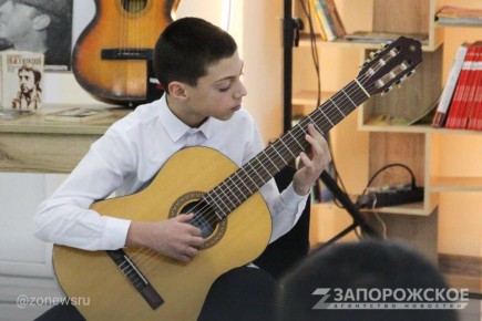 Бардовский квартирник ко Дню рождения Владимира Высоцкого прошел в Мелитополе