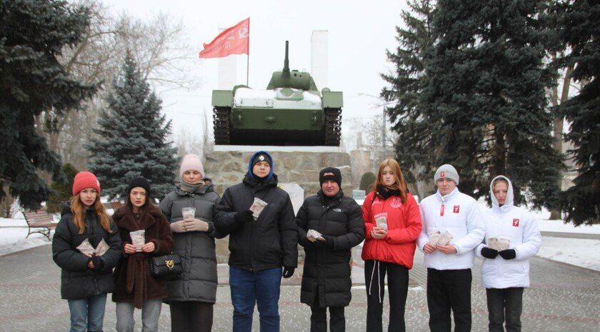 Активисты молодежных организаций провели акцию «Блокадный хлеб» в Мелитополе