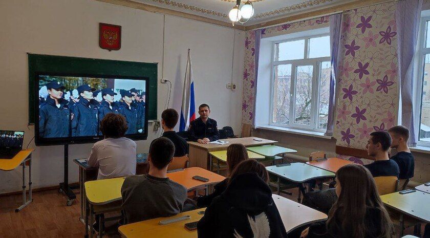 Школьникам из Мелитополя рассказали о работе полиции