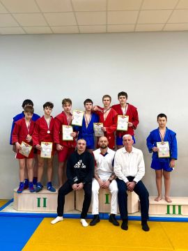 Юные самбисты Мелитополя продемонстрировали силу, характер и мастерство