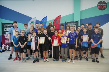 Турнир по настольному теннису, посвященный Году единства народов России, прошел в Мелитополе