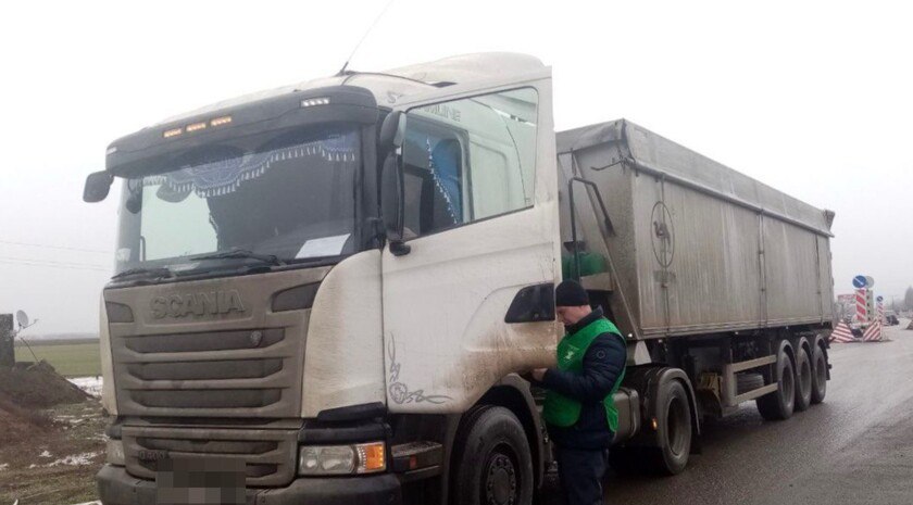 В Запорожской области пресекли перевозку 26 тонн пшеницы без документов