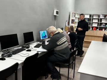 В Центральной городской модельной библиотеке имени М. Ю. Лермонтова прошли занятия по курсам «Мобильной и компьютерной грамотности»