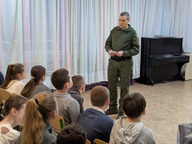 Команда запорожского филиала фонда «Защитники Отечества» в канун 23 февраля завершила марафон встреч с молодежью мероприятиями с самыми маленькими – учениками начальной школы №11 – и почти старшими, студентами...