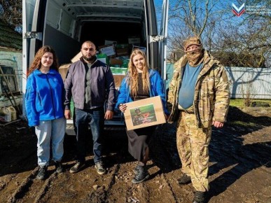 Активисты Запорожья передали посылки военнослужащим ко Дню защитника Отечества