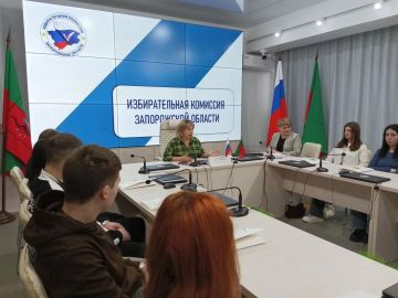 В зале, в котором были провозглашены результаты исторического референдума и результаты голосования на выборах в Заксобрание и выборах Президента России, побывали студенты первого и второго курса юридического факультета...