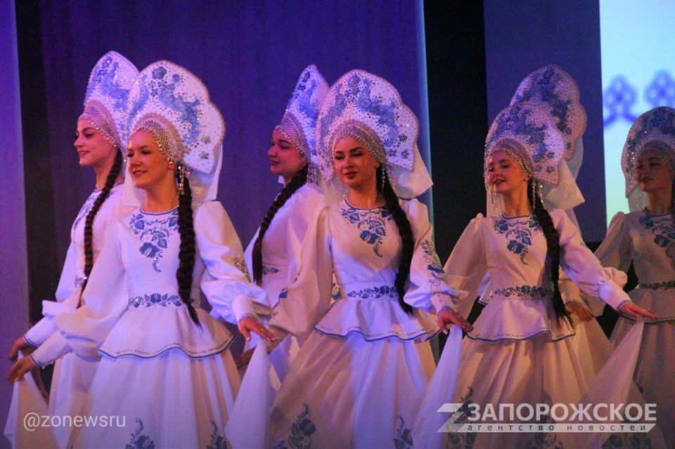 В Мелитополе к 8 Марта прошел концерт «С любовью к женщине»