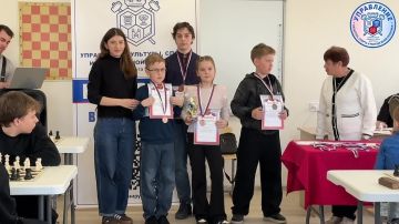 В Мелитополе состоялось открытое первенство по шахматам среди школьников «Белая ладья»