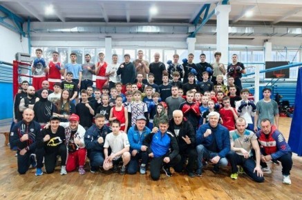 Запорожские боксёры проходят учебно-тренировочные сборы в Симферополе