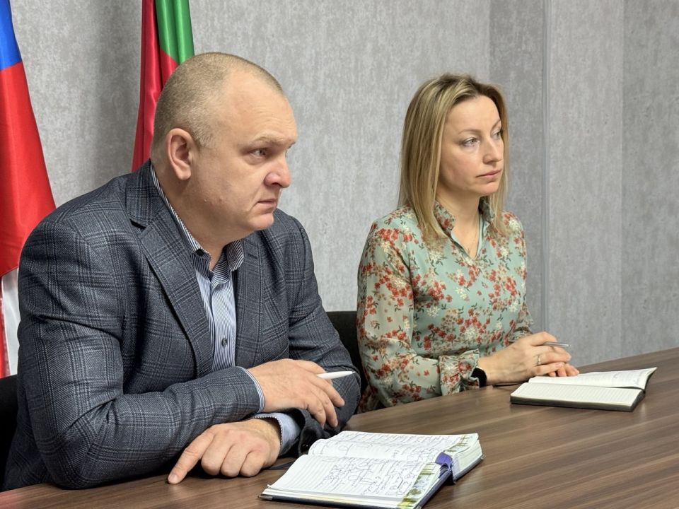 В администрации Мелитопольского муниципального округа состоялось совещание под руководством главы администрации Мелитопольского муниципального Чувашовым Дмитрием Сергеевичем с участием начальников территориальных отделов