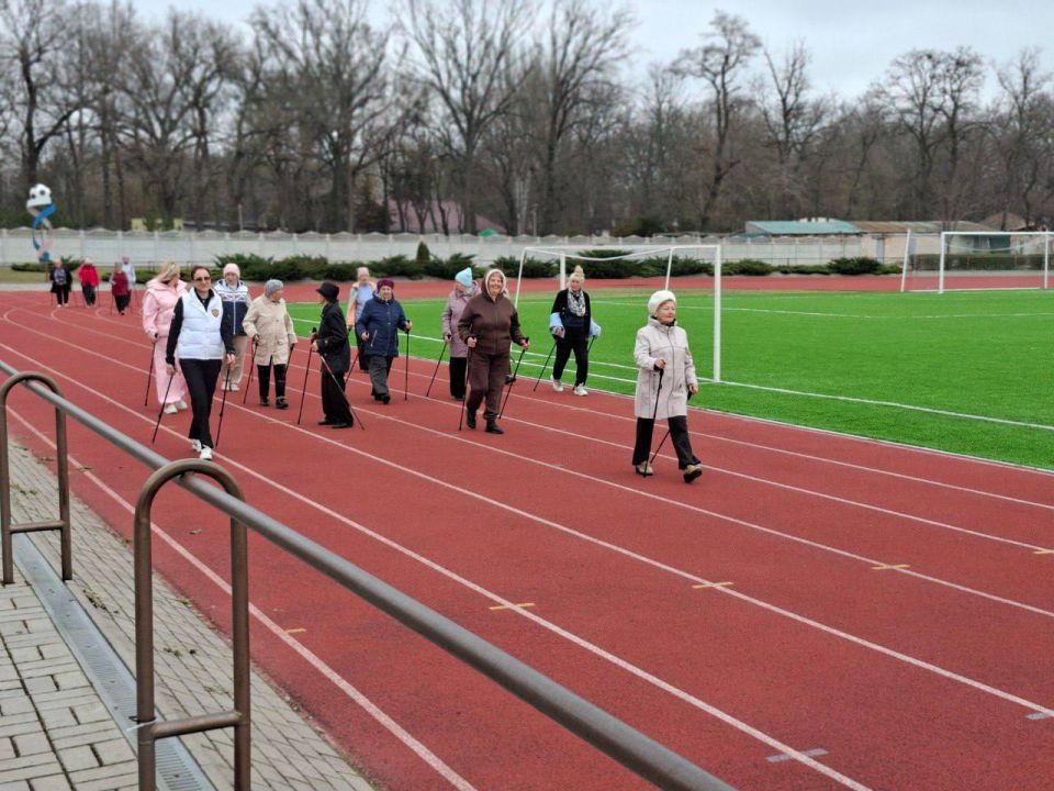 В Мелитополе на стадионе парка имени Горького состоялся марафон по скандинавской ходьбе