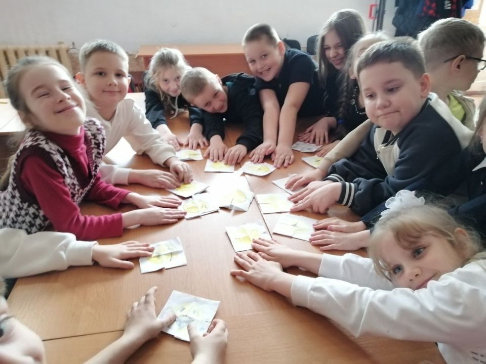 Час весёлого настроения. Весёлая развивающая программа с играми и шутками состоялась для воспитанников отделения Малая академия наук Центра внешкольного образования! Мальчишки и девчонки — с веснушками и без, малыши и...