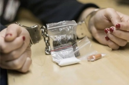 Студентка из Мелитополя отправится в колонию за сбыт наркотиков через закладки